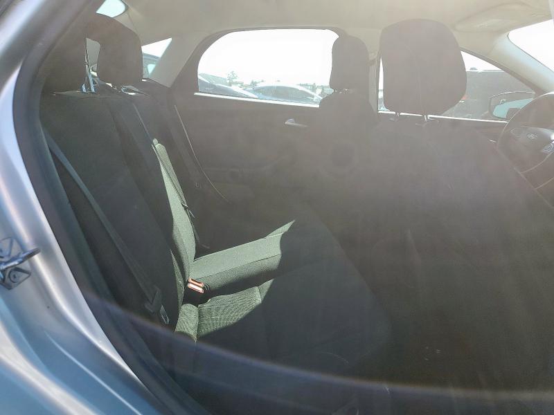 1FADP3FE1JL222988 - 2018 FORD FOCUS SE Gümüş foto 10