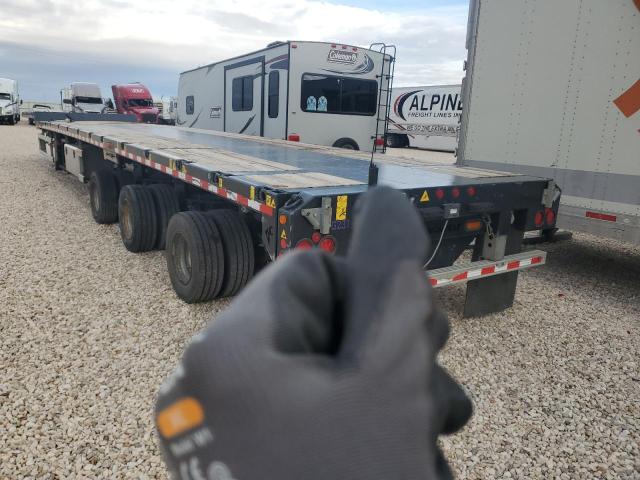 YAFSR3007K0022783 - 2019 2JE7 BLADE TRAILER BLACK photo 3