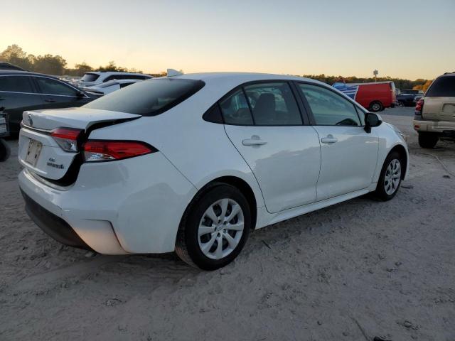 JTDBCMFE5R3038751 - 2024 TOYOTA COROLLA LE WHITE photo 3