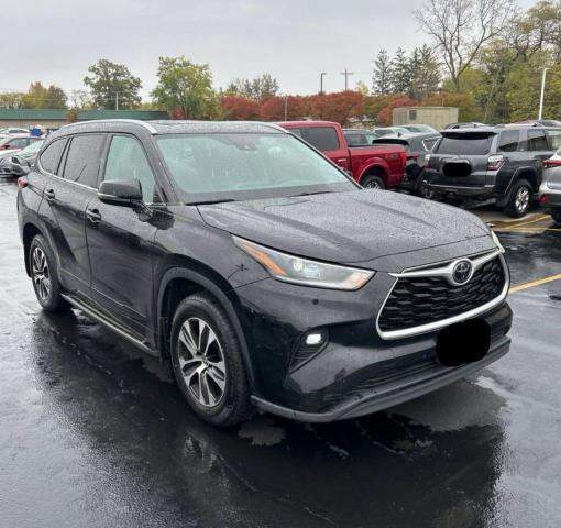 2021 TOYOTA HIGHLANDER XLE, 