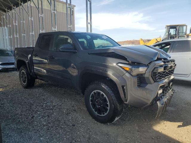 3TMLB5JN3SM101516 - 2025 TOYOTA TACOMA DOUBLE CAB ნაცრისფერი ფოტო 4