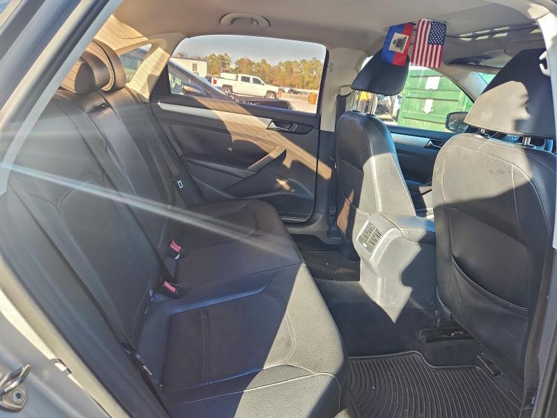 1VWBP7A37DC082591 - 2013 VOLKSWAGEN PASSAT SE SILVER photo 10