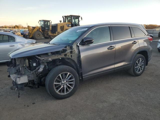 2018 TOYOTA HIGHLANDER SE, 