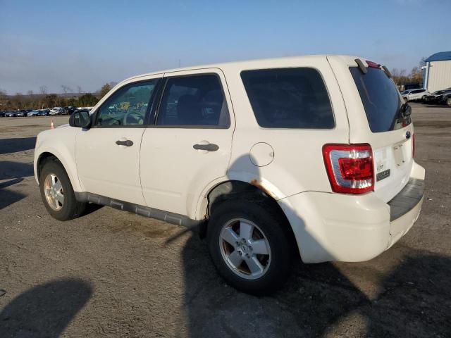 1FMCU9C78BKC59448 - 2011 FORD ESCAPE XLS WHITE photo 2