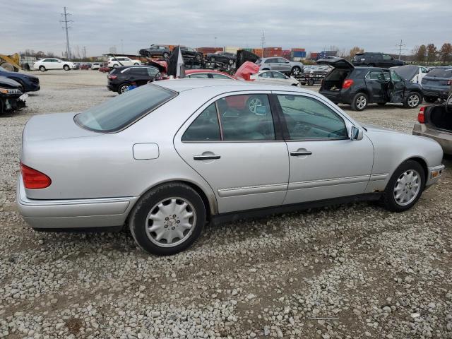 WDBJF82H4XX023995 - 1999 MERCEDES-BENZ E 320 4MATIC GRAY photo 3