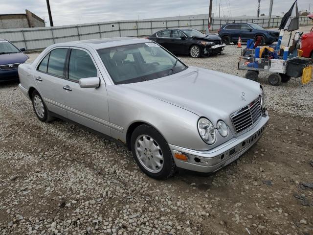 WDBJF82H4XX023995 - 1999 MERCEDES-BENZ E 320 4MATIC GRAY photo 4