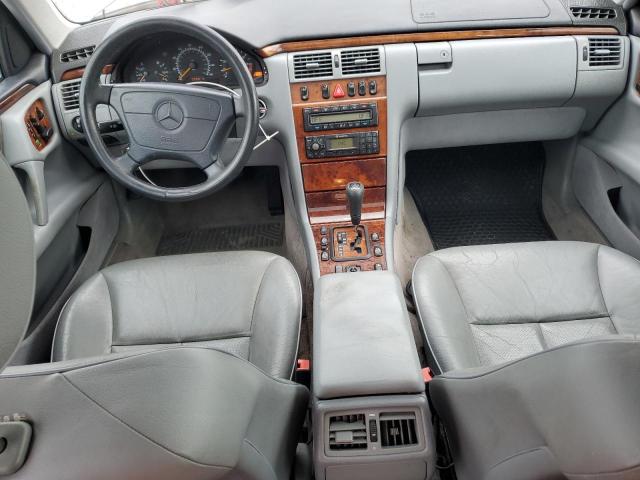 WDBJF82H4XX023995 - 1999 MERCEDES-BENZ E 320 4MATIC GRAY photo 8