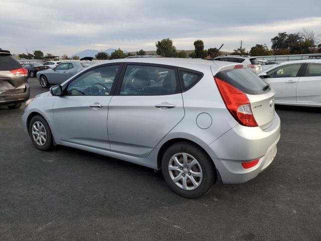 KMHCT5AE7DU084131 - 2013 HYUNDAI ACCENT GLS SILVER photo 2