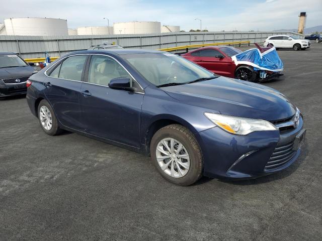 4T1BF1FK7HU659859 - 2017 TOYOTA CAMRY LE Көк фото 4