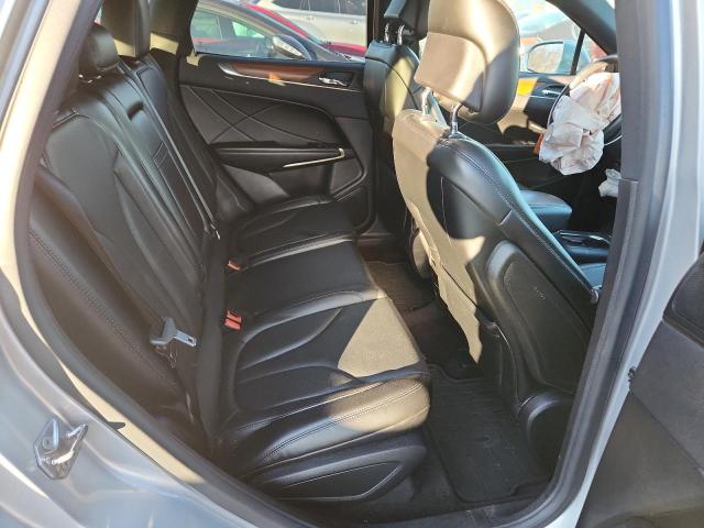 5LMCJ3D95HUL07410 - 2017 LINCOLN MKC RESERVE فضي صورة 10