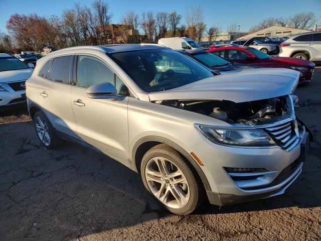 5LMCJ3D95HUL07410 - 2017 LINCOLN MKC RESERVE فضي صورة 4