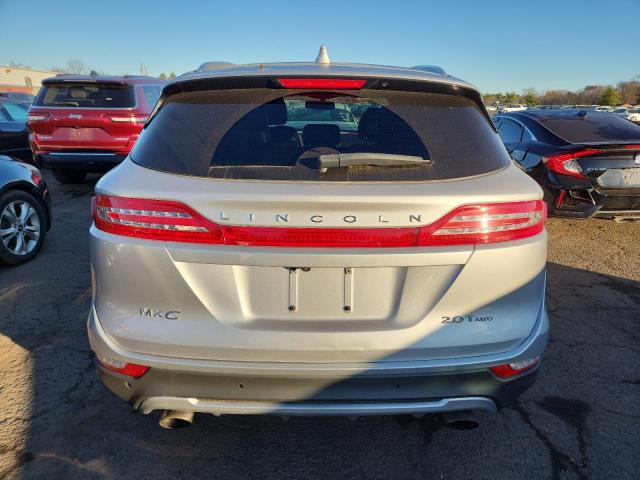 5LMCJ3D95HUL07410 - 2017 LINCOLN MKC RESERVE فضي صورة 6