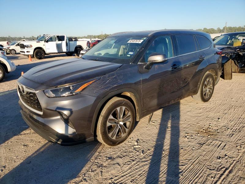 2022 TOYOTA HIGHLANDER XLE, 