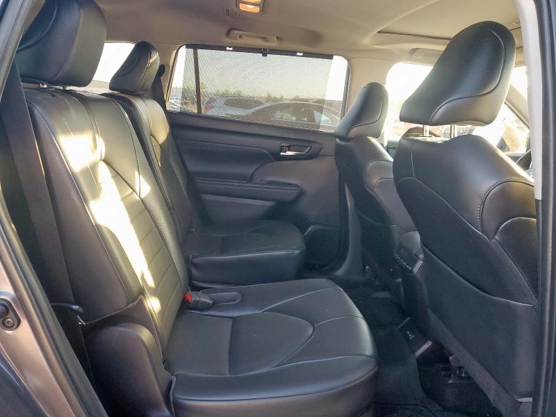5TDGZRAH9NS106805 - 2022 TOYOTA HIGHLANDER XLE GRAY photo 11