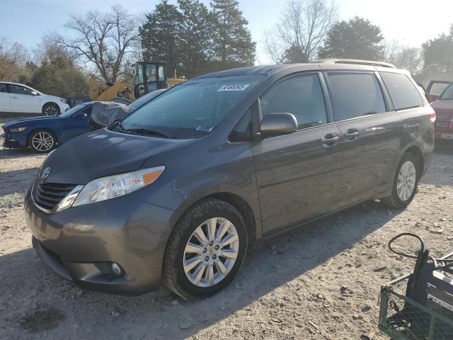 2013 TOYOTA SIENNA LE, 
