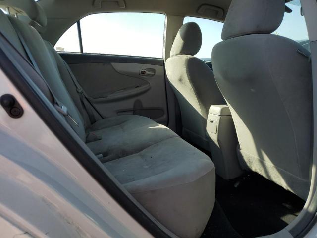 5YFBU4EE0DP120966 - 2013 TOYOTA COROLLA BASE Weiß Foto 10