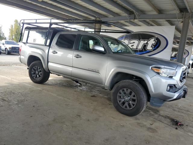 3TMCZ5AN3PM593497 - 2023 TOYOTA TACOMA DOUBLE CAB 银色 照片 4