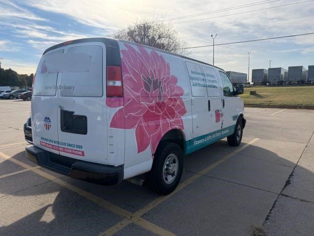 1GCWGAFP5K1364511 - 2019 CHEVROLET EXPRESS G2 WHITE photo 3