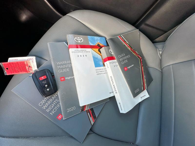 5TDGZRAH2LS506864 - 2020 TOYOTA HIGHLANDER XLE رمادي صورة 14