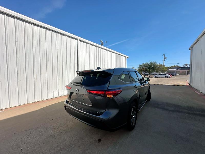 5TDGZRAH2LS506864 - 2020 TOYOTA HIGHLANDER XLE رمادي صورة 4