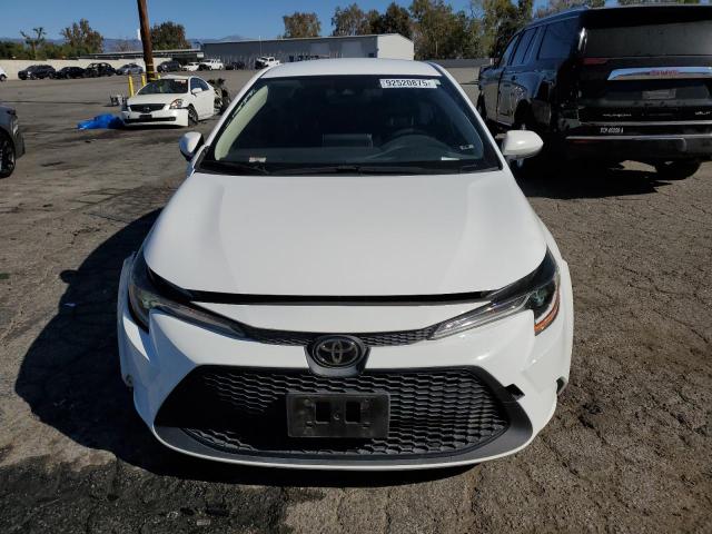 JTDEPRAE6LJ053431 - 2020 TOYOTA COROLLA LE WHITE photo 5