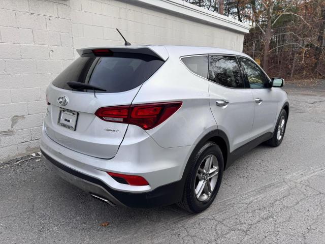 5XYZT3LB6JG565927 - 2018 HYUNDAI SANTA FE S ვერცხლისფერი ფოტო 4