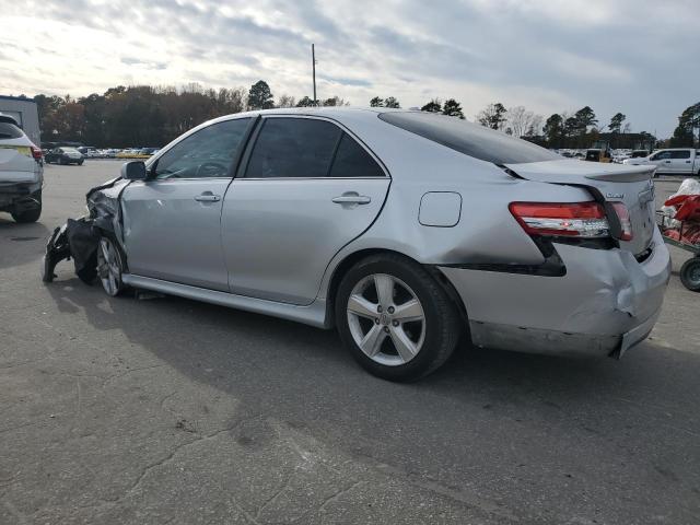 4T1BF3EK1BU623007 - 2011 TOYOTA CAMRY BASE SILVER photo 2