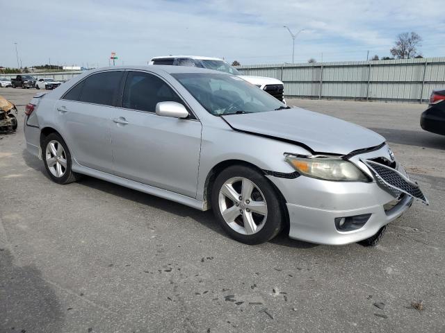 4T1BF3EK1BU623007 - 2011 TOYOTA CAMRY BASE SILVER photo 4