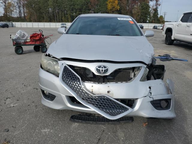 4T1BF3EK1BU623007 - 2011 TOYOTA CAMRY BASE SILVER photo 5