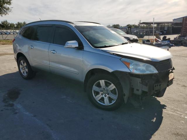 1GNKVGED3BJ387372 - 2011 CHEVROLET TRAVERSE LT ვერცხლისფერი ფოტო 4