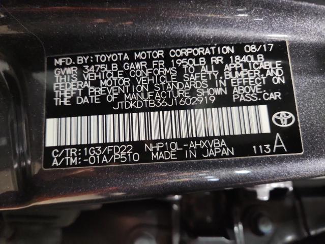 JTDKDTB36J1602919 - 2018 TOYOTA PRIUS C 灰色 照片 13