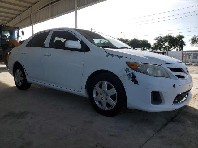 5YFBU4EE0DP081263 - 2013 TOYOTA COROLLA BASE أبيض صورة 4