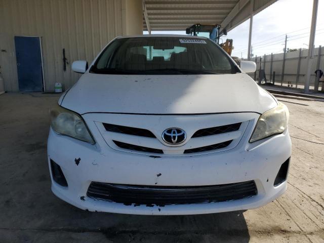 5YFBU4EE0DP081263 - 2013 TOYOTA COROLLA BASE أبيض صورة 5