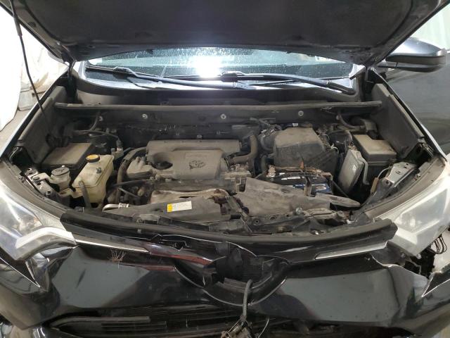 2T3BFREV2HW577846 - 2017 TOYOTA RAV4 LE შავი ფოტო 12