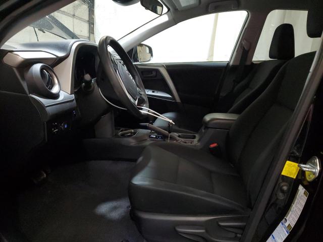 2T3BFREV2HW577846 - 2017 TOYOTA RAV4 LE შავი ფოტო 7