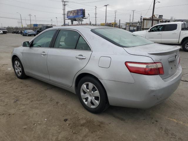 4T1BE46KX7U015713 - 2007 TOYOTA CAMRY CE SILVER photo 2