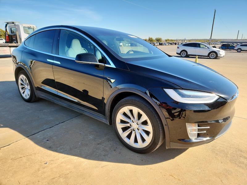 5YJXCDE26HF037185 - 2017 TESLA MODEL X BLACK photo 4
