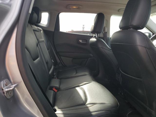 3C4NJDCB1JT222249 - 2018 JEEP COMPASS LIMITED Srebrny zdjęcie 11
