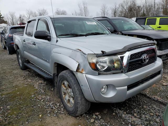3TMLU4EN1BM079952 - 2011 TOYOTA TACOMA DOUBLE CAB SILVER photo 4