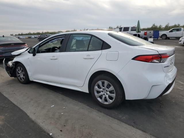 5YFEPMAE9NP365938 - 2022 TOYOTA COROLLA LE WHITE photo 2