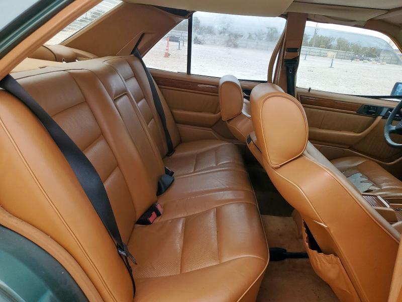 WDBEA32E0RC093755 - 1994 MERCEDES-BENZ E 320 მწვანე ფოტო 10