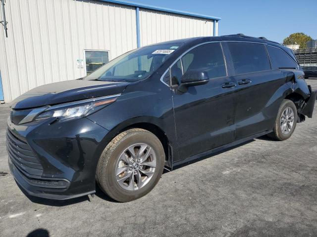 2022 TOYOTA SIENNA LE, 