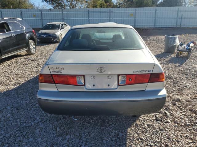 4T1BG22K31U030839 - 2001 TOYOTA CAMRY CE Argent photo 6