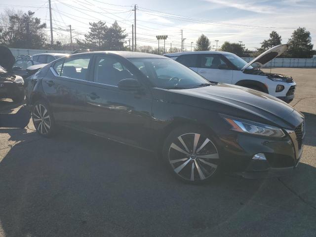 1N4BL4CW7KN326249 - 2019 NISSAN ALTIMA SR Noir photo 4