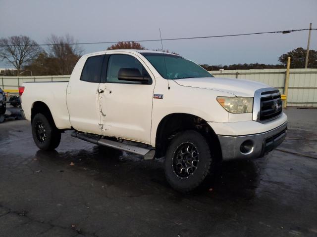 5TFUY5F11AX112421 - 2010 TOYOTA TUNDRA DOUBLE CAB SR5 WHITE photo 4