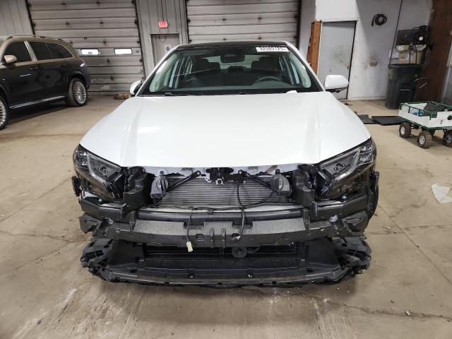 4T1DBADK8SU512125 - 2025 TOYOTA CAMRY XSE WHITE photo 5