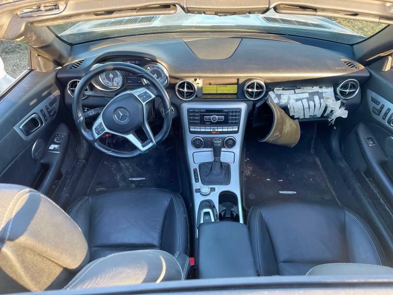 WDDPK5HA1CF038430 - 2012 MERCEDES-BENZ SLK 350 WHITE photo 9