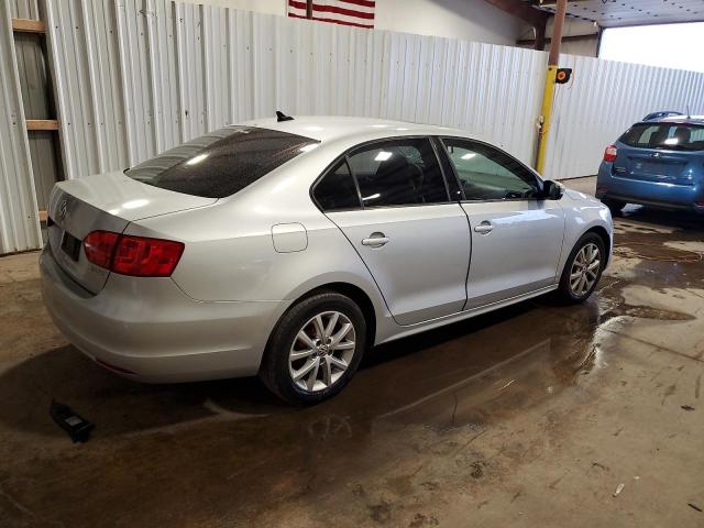 3VWDZ7AJ8BM318971 - 2011 VOLKSWAGEN JETTA SE SILVER photo 3