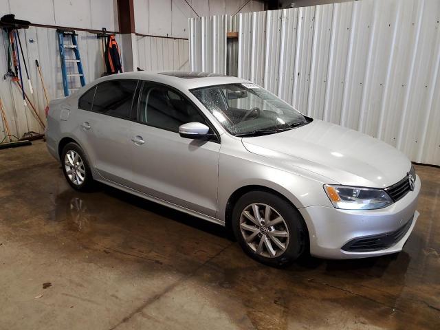 3VWDZ7AJ8BM318971 - 2011 VOLKSWAGEN JETTA SE SILVER photo 4