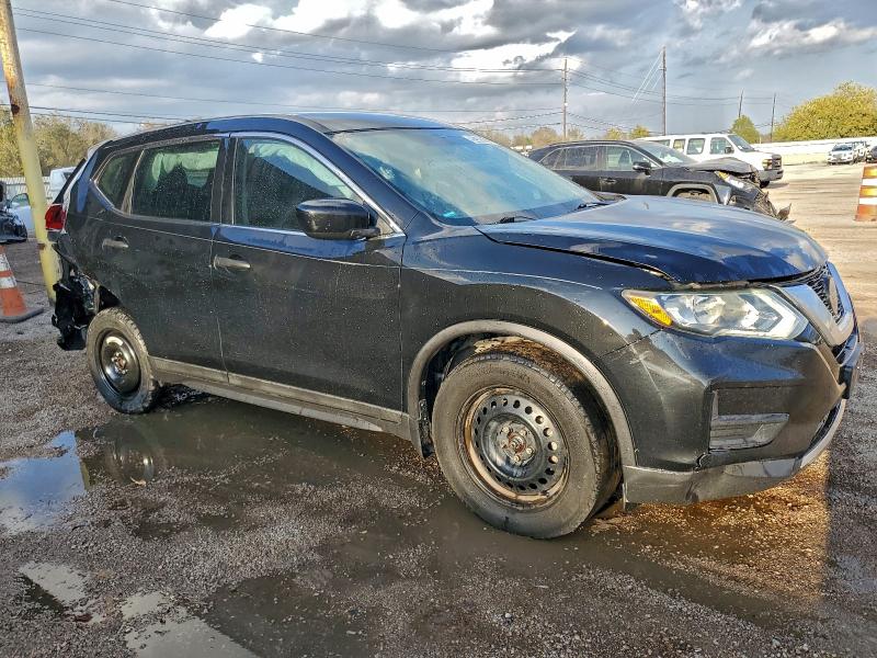 5N1AT2MT8JC711758 - 2018 NISSAN ROGUE S BLACK photo 4